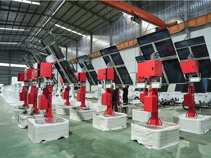 Cheaper Solar CCTV Tower With Camera high quality